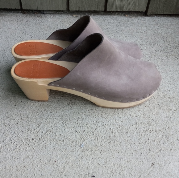 Bryr Peep Toe Gray Suade Clogs - Picture 2 of 6